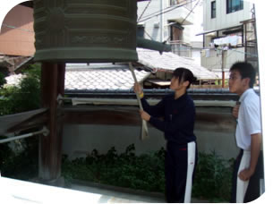 正午過ぎ36人参加の乗願寺(百島)